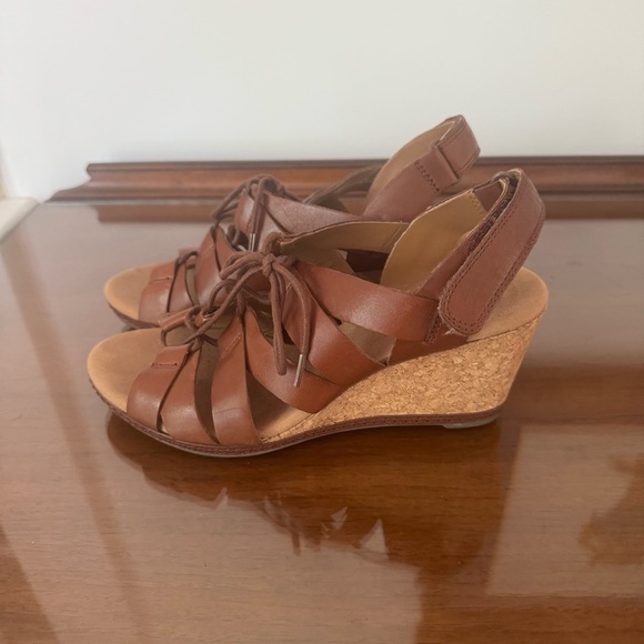 Clarks Tan Leather Wedge Sandals - Picture 5 of 7